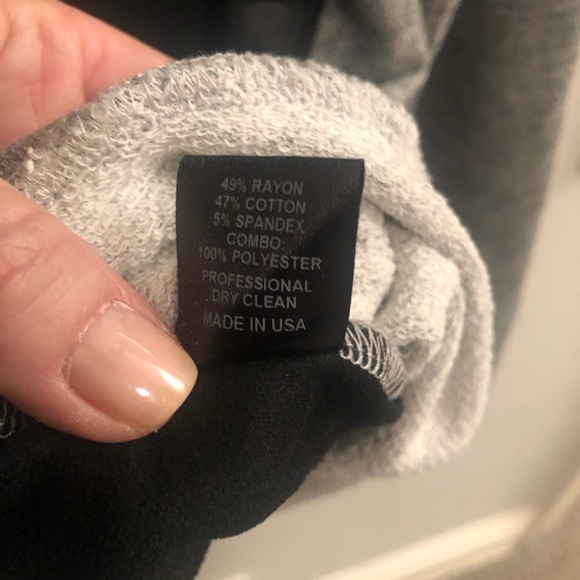 Generation Love Sweatshirt Size Medium - Picture 6 of 6